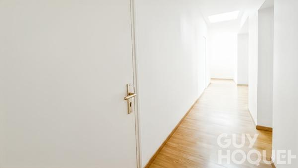 Appartement 3 pièces  65 m²  Versailles Notre-Dame