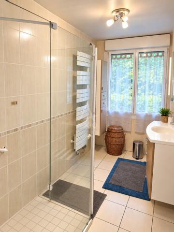 STEENVOORDE  Pavillon semi-plain-pied 3 chambres, jardin & grand garage