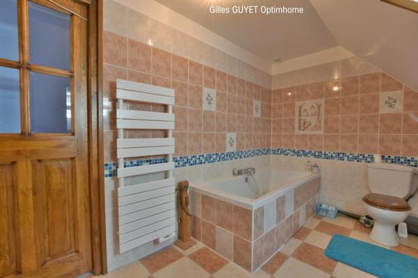 BERNAY,MAISON INDIVIDUELLE T9 ( 177M²) 6 chambres. Terrain de 1000M² env. 329000€