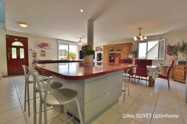 BERNAY,MAISON INDIVIDUELLE T9 ( 177M²) 6 chambres. Terrain de 1000M² env. 329000€