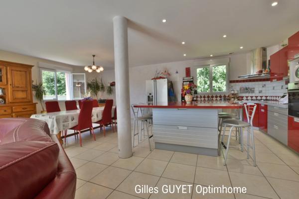 BERNAY,MAISON INDIVIDUELLE T9 ( 177M²) 6 chambres. Terrain de 1000M² env. 329000€