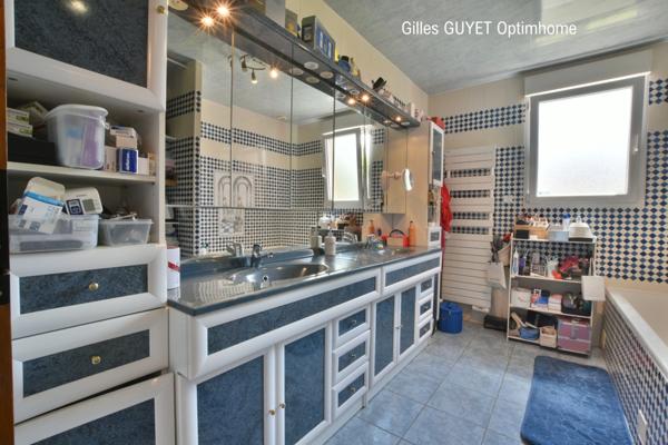 BERNAY,MAISON INDIVIDUELLE T9 ( 177M²) 6 chambres. Terrain de 1000M² env. 329000€