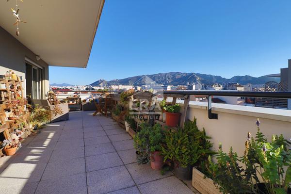 A vendre T4 75 m2 LUMINEUX TRAVERSANT GRANDE TERRASSE SUD CALME PARKING DERNIER ETAGE 