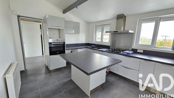 Maison à vendre 6 pièces 111 m² Saint-Cyr-sur-Morin