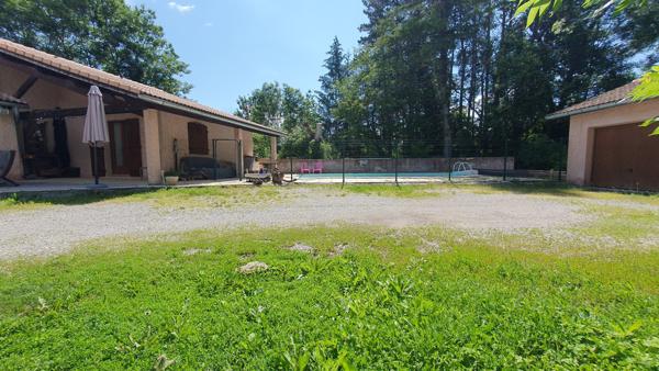 La Freissinouse (05000) Maison de plain-pied de 192 m² avec T2 et piscine