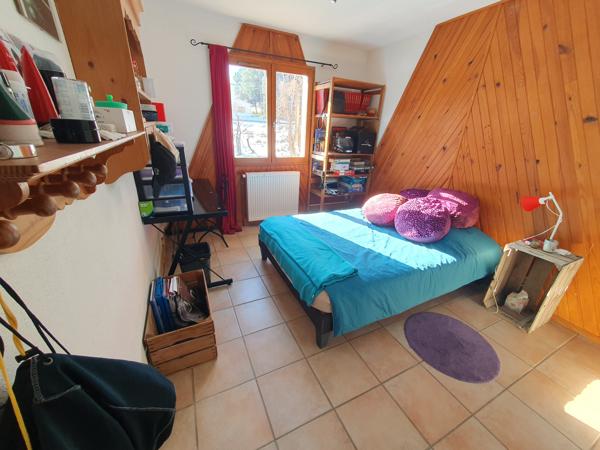 La Freissinouse (05000) Maison de plain-pied de 192 m² avec T2 et piscine