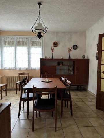 Maison familiale 4 chambres – Fort potentiel à 5 min de Bourgtheroulde
