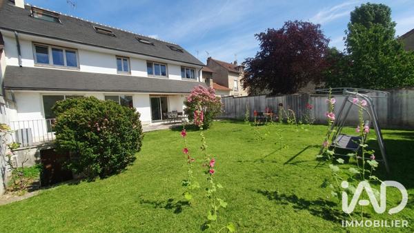 Maison à vendre 9 pièces 252 m² Villeneuve-le-Roi