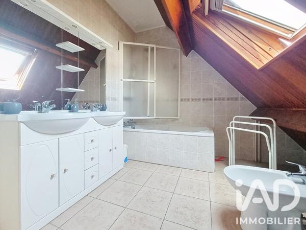 Maison à vendre 9 pièces 252 m² Villeneuve-le-Roi