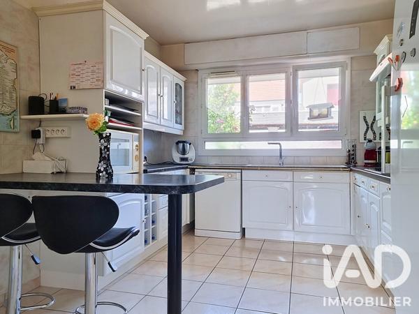 Maison à vendre 9 pièces 252 m² Villeneuve-le-Roi