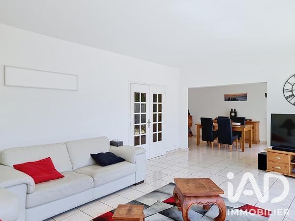 Maison à vendre 9 pièces 252 m² Villeneuve-le-Roi
