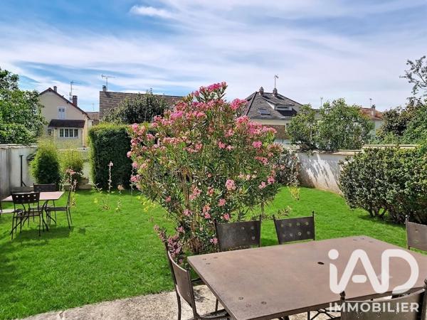 Maison à vendre 9 pièces 252 m² Villeneuve-le-Roi