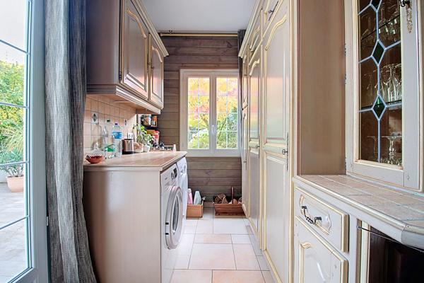 MAISON RUEIL-MALMAISON COTEAUX 3 CHAMBRES JARDIN TERRASSE 180 M2 GARAGE