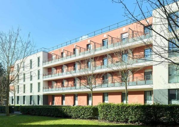 INVESTISSEMENT LOCATIF  Saint-Cyr-lÉcole  Résidence Affaires Zenitude Versailles Saint-Cyr-lÉcole  6 % de rentabilité