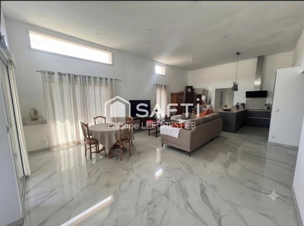 Pavillon moderne de plain pied Caen nord. 396000 €