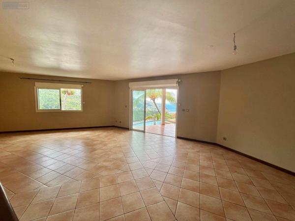 Maison à vendre à Saint-Denis à la Réunion (97400), ref : 97405/180   
Colline des camélias