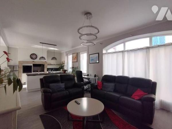 CENTRE BOUG DE BANNALEC POUR CETTE MAISON NICHÉE A L'ABRI DES REGARDS ET DISPOSANT D'UNE COUR E...