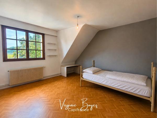 Maison de campagne 190 m² – 4 chambres – Terrain clos de 7 500 m² – Beau potentiel