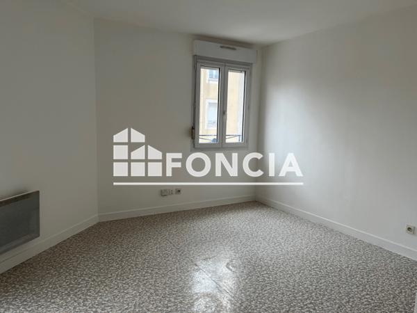 Location Studio 32.45 m² - 48 RUE DULCIE SEPTEMBER Le Mans 72100