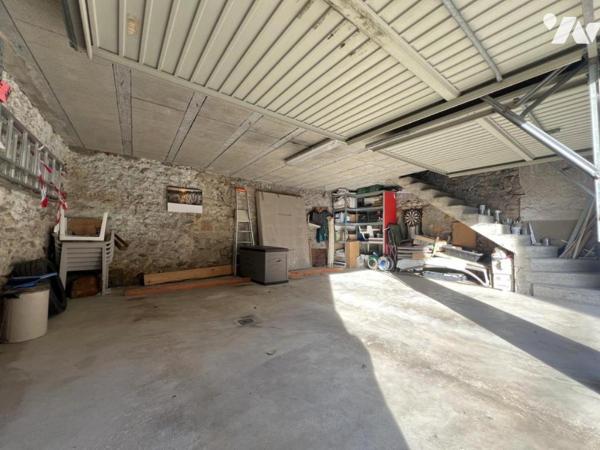 Maison T5 avec jardin et dépendances