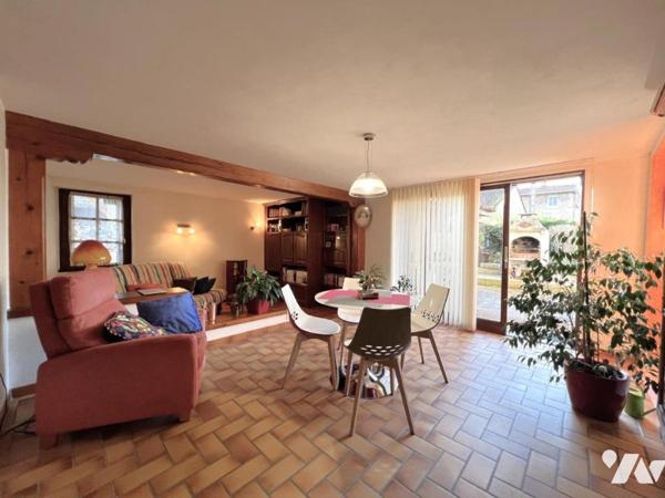 Maison T5 avec jardin et dépendances