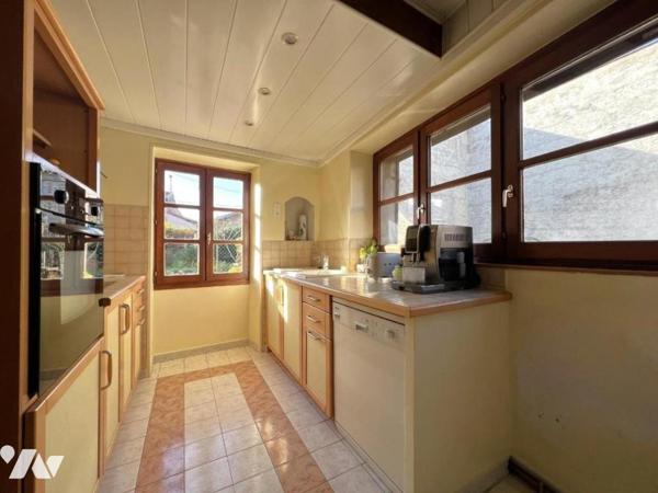 Maison T5 avec jardin et dépendances