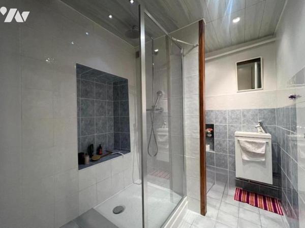 Maison T5 avec jardin et dépendances