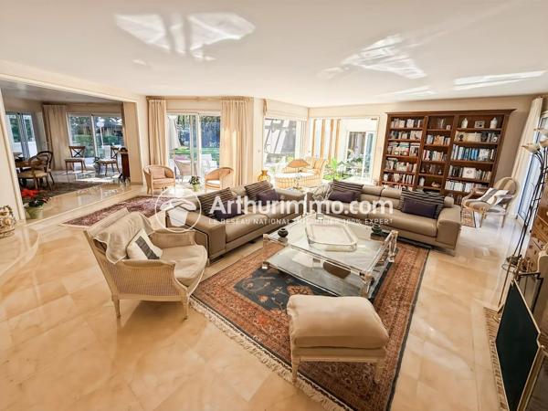 Vente                                                      Propriété
                        
                     10 pièces                      344 m2                     à Soisy-sur-Seine