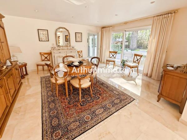 Vente                                                      Propriété
                        
                     10 pièces                      344 m2                     à Soisy-sur-Seine