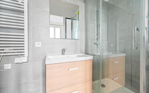 Appartement à louer    3 pièces • 52 m2 Paris 17