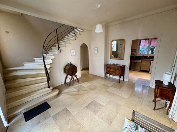 Maison Nimes 6 pièce(s) 150 m2