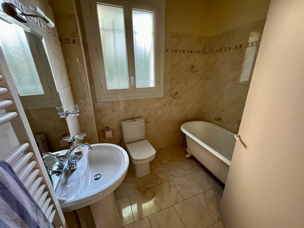 Maison Nimes 6 pièce(s) 150 m2