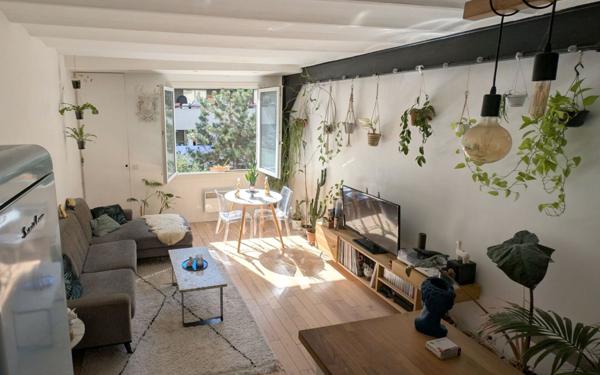 Appartement à vendre    2 pièces • 53 m2 Paris 11