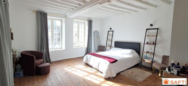 Maison de ville, 3 suites, cour privée