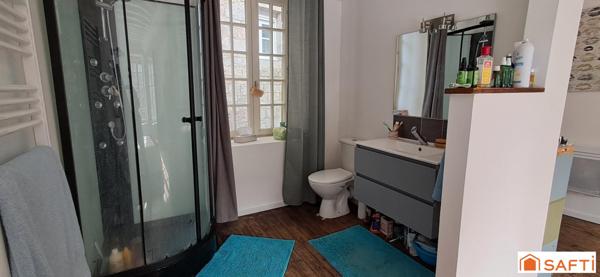 Maison de ville, 3 suites, cour privée