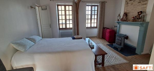 Maison de ville, 3 suites, cour privée