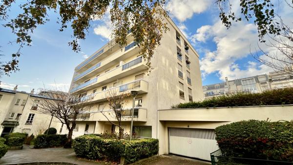 Paris (75019) 3 pièces avec balcon Buttes-Chaumont Paris 19