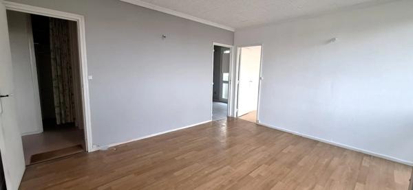 Appartement 2 pièces à vendre dans résidence recherchée avec Ascenseur, Quartier Remicourt SAINT QUENTIN (02)