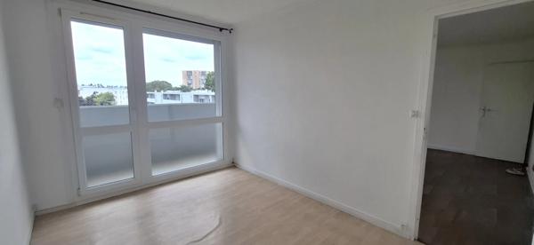Appartement 2 pièces à vendre dans résidence recherchée avec Ascenseur, Quartier Remicourt SAINT QUENTIN (02)