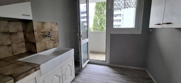 Appartement 2 pièces à vendre dans résidence recherchée avec Ascenseur, Quartier Remicourt SAINT QUENTIN (02)