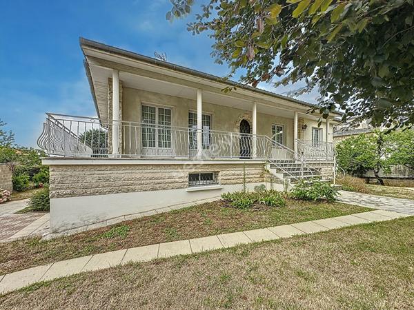 Maison de caractère à vendre à Buxerolles - Un véritable bijou qui allie charme et confort