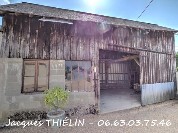 AU CALME DE LA CAMPAGNE, A 3 KMS DU COEUR DE LONGUÉ
