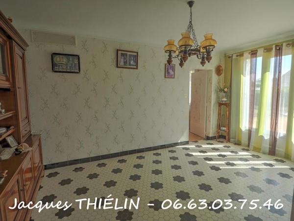 AU CALME DE LA CAMPAGNE, A 3 KMS DU COEUR DE LONGUÉ