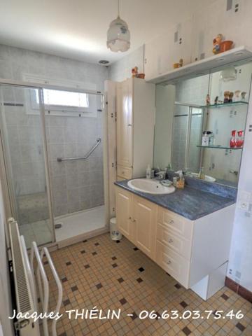 AU CALME DE LA CAMPAGNE, A 3 KMS DU COEUR DE LONGUÉ