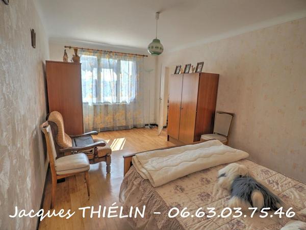 AU CALME DE LA CAMPAGNE, A 3 KMS DU COEUR DE LONGUÉ