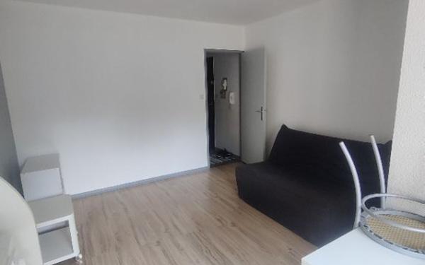 Appartement à louer    1 pièce •  Saint-Pierre-du-Mont