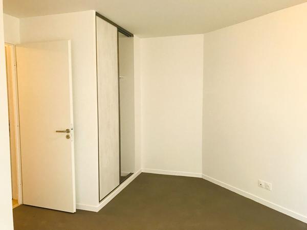 APPARTEMENT - 3 pièces 67m² - ROMAINVILLE - Place du Marché