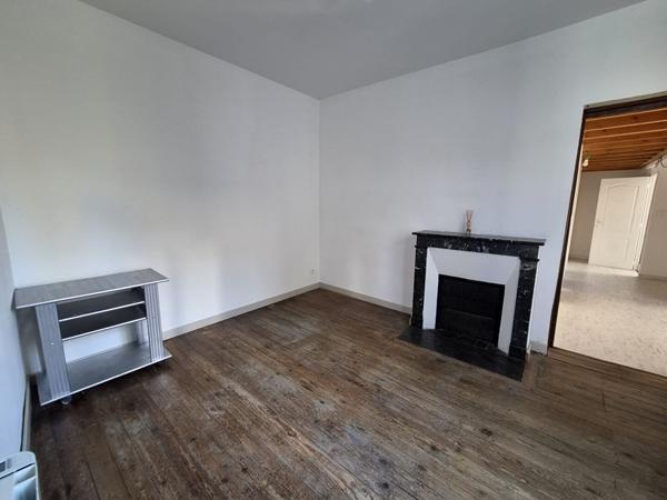 Immeuble Doue En Anjou 6 pièce(s)