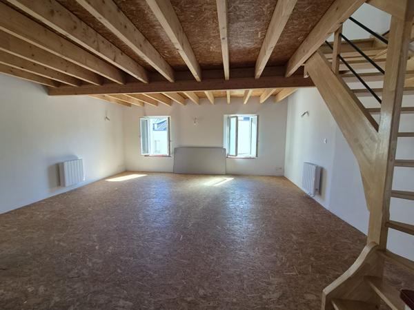 Immeuble Doue En Anjou 6 pièce(s)