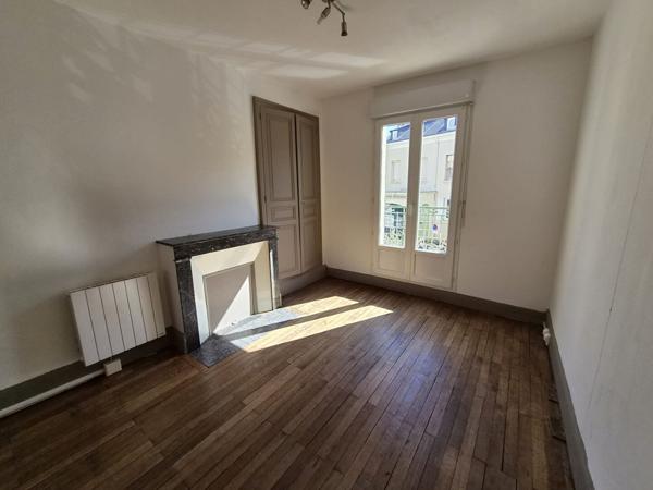 Immeuble Doue En Anjou 6 pièce(s)